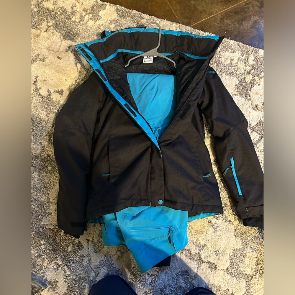 Soloman ski jacket; black with bright blue accents.